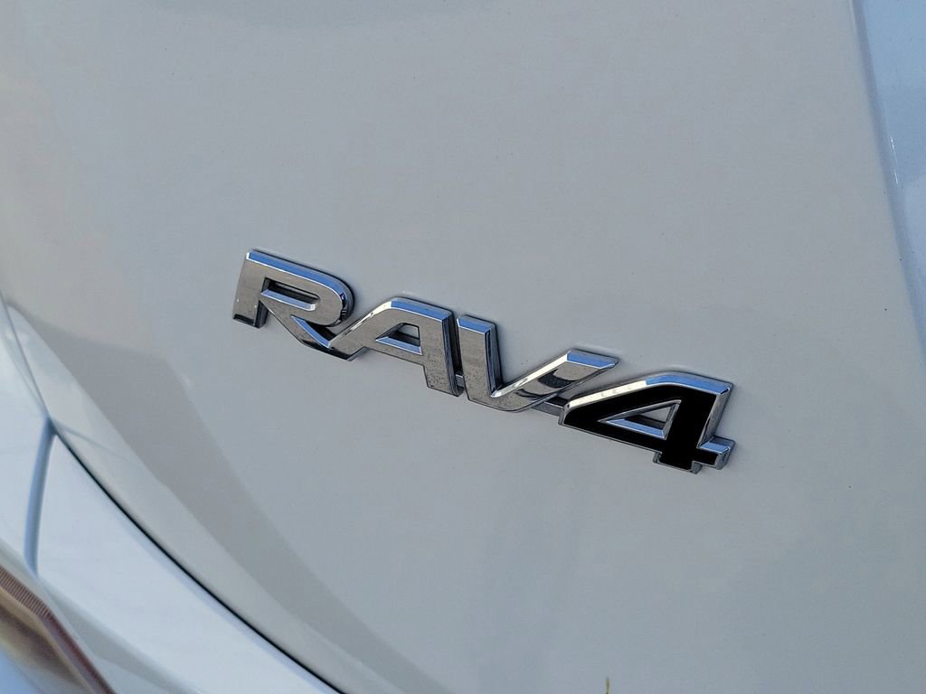 Used 2016 Toyota RAV4 Limited w/ Advanced Technology Package image 7