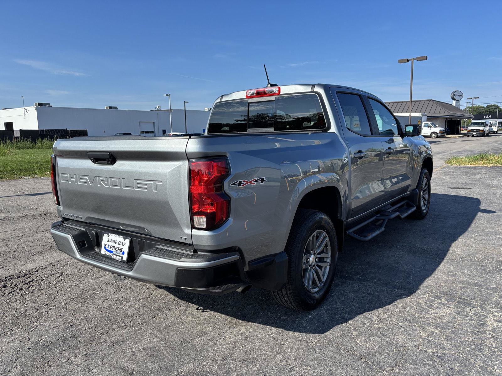 Used 2024 Chevrolet Colorado LT w/ LT Convenience Package AWD/4WD image 7