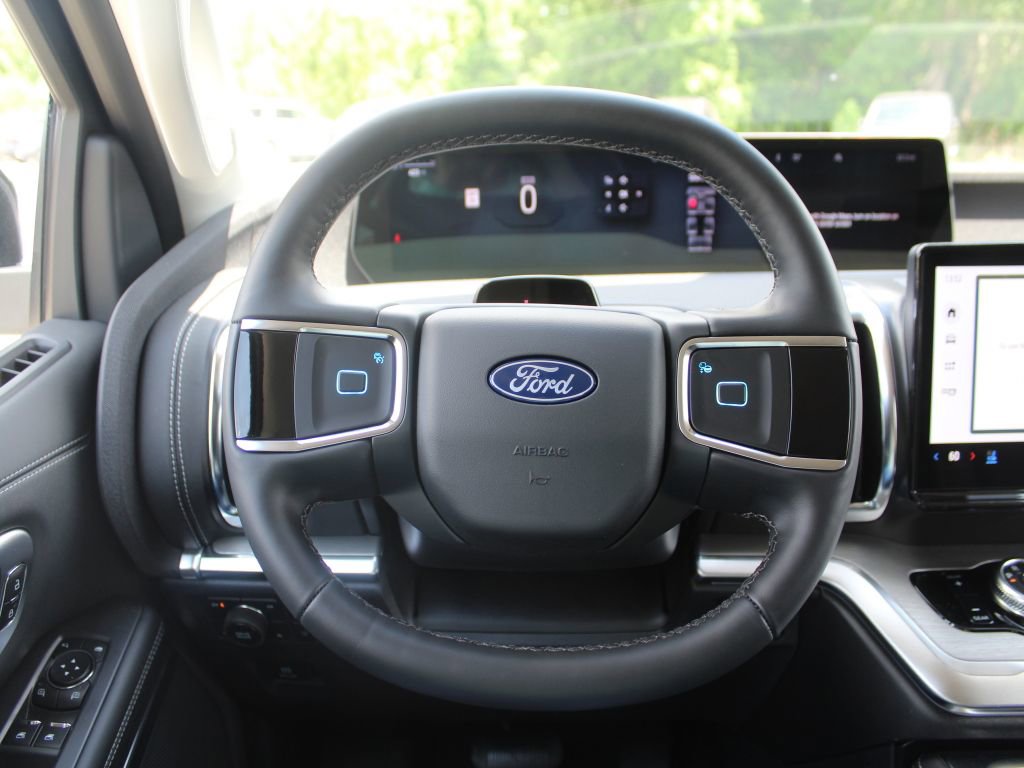 New 2026 Ford Expedition Platinum image 23