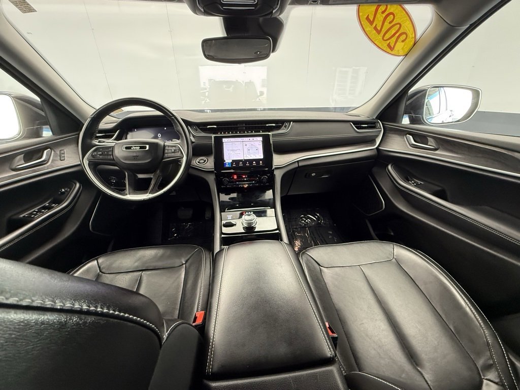 Used 2022 Jeep Grand Cherokee Limited image 3