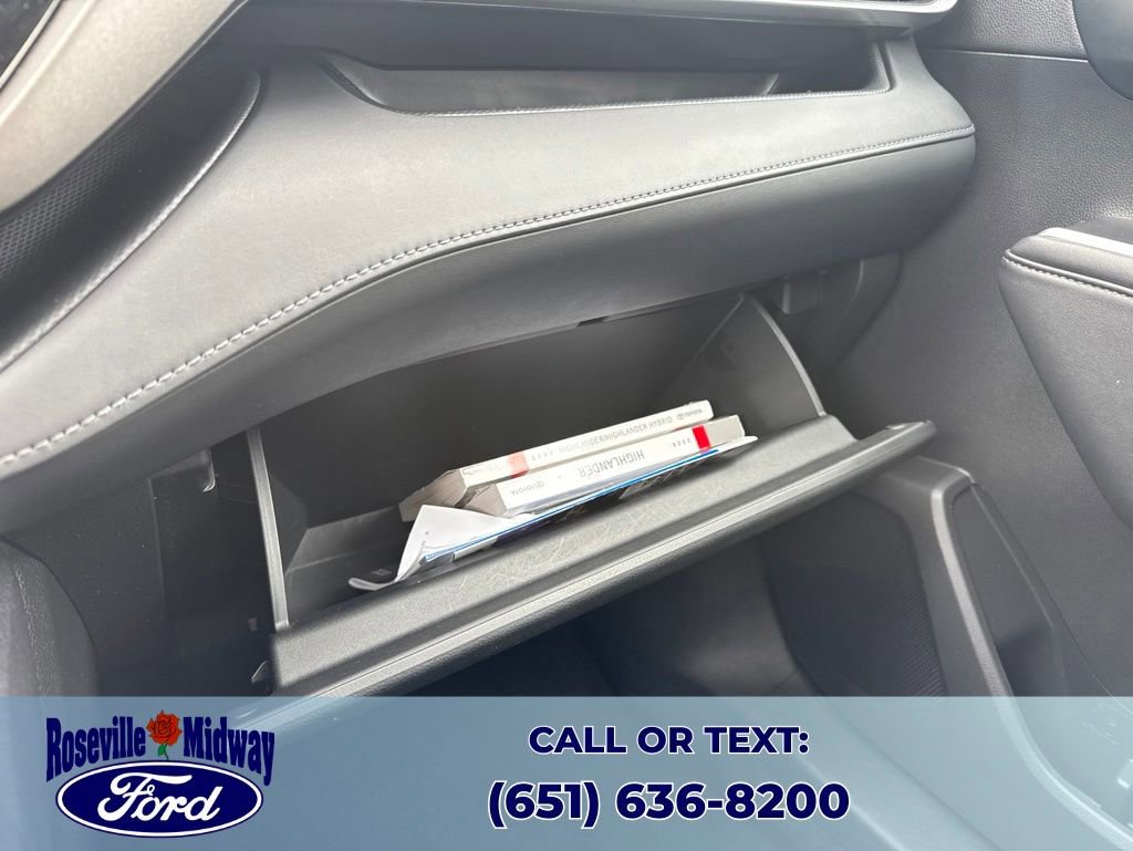 Used 2020 Toyota Highlander XLE AWD/4WD image 18