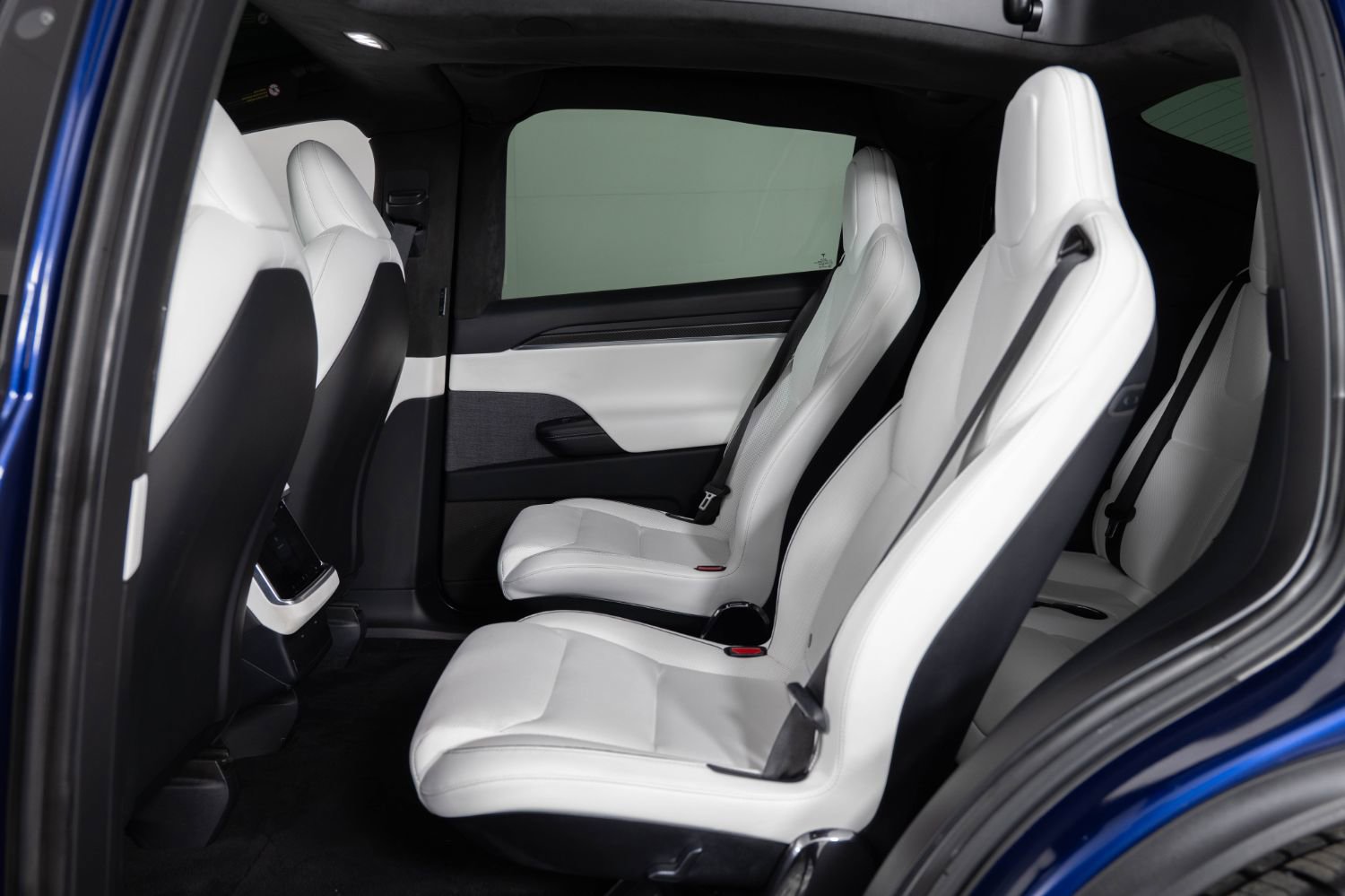 Used 2023 Tesla Model X Plaid image 18