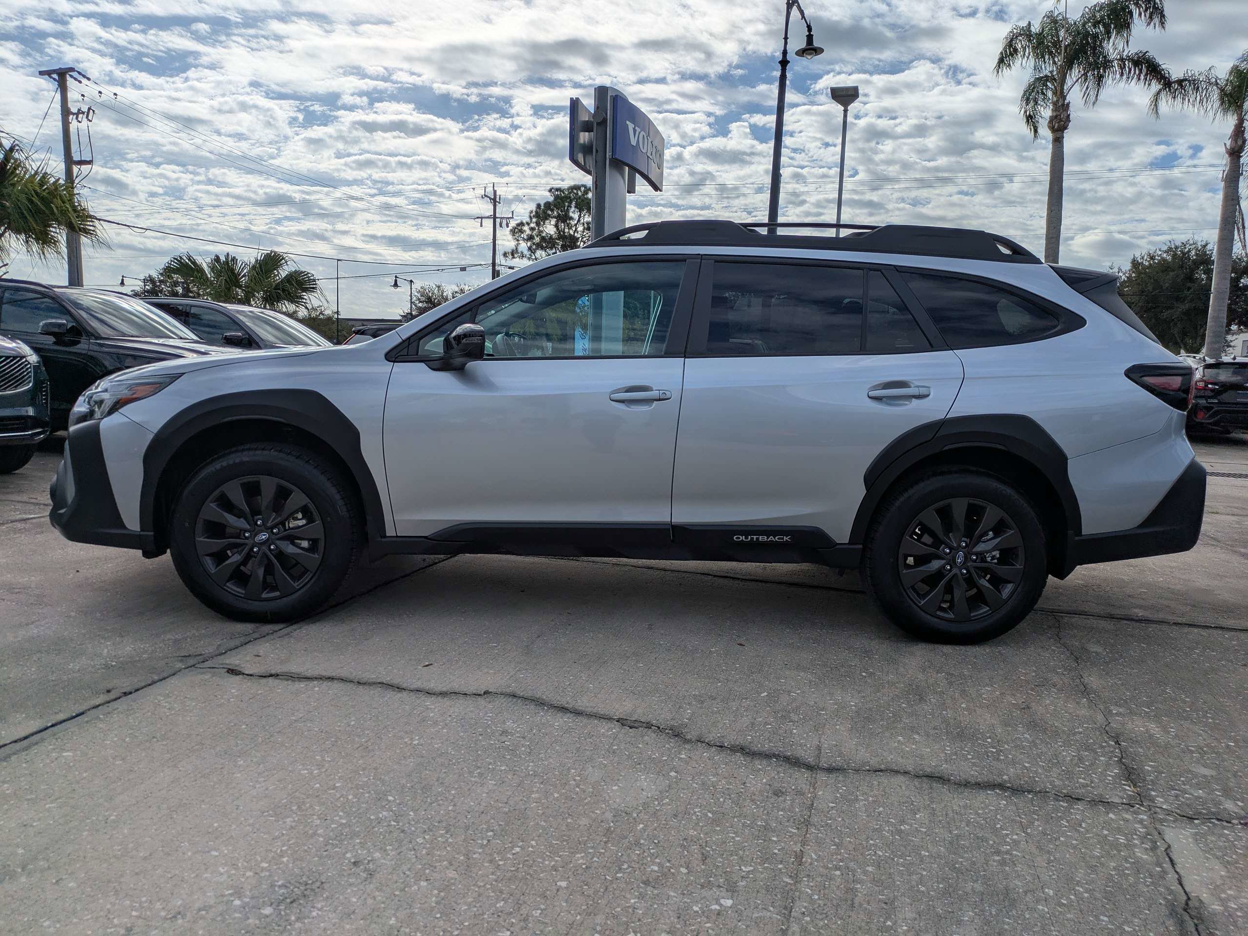 Certified 2025 Subaru Outback Onyx Edition w/ Popular Package #2 image 7