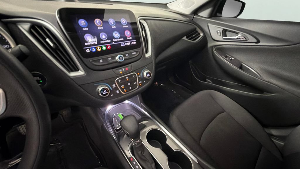 Used 2023 Chevrolet Malibu LT FWD image 19