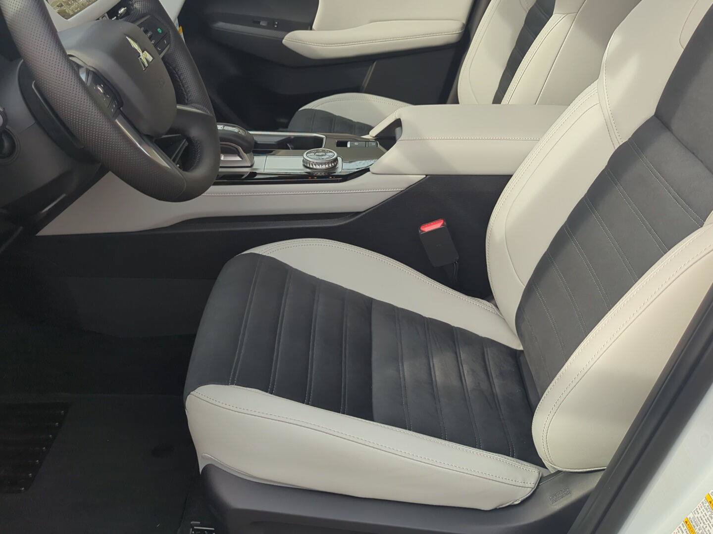 New 2026 Mitsubishi Outlander SE AWD/4WD image 9