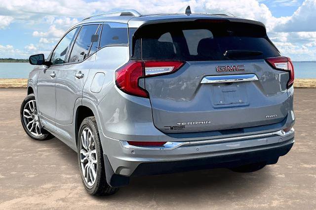 Used 2023 GMC Terrain Denali w/ Denali Premium Package image 4