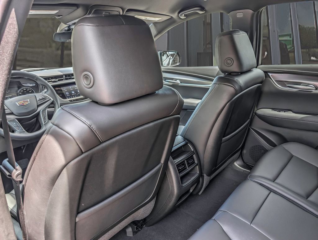 New 2025 Cadillac XT5 Luxury FWD image 13