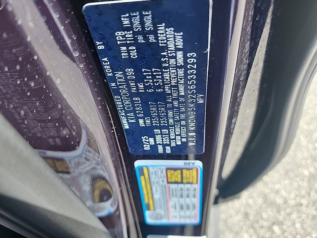 Used 2025 Kia Carnival image 19