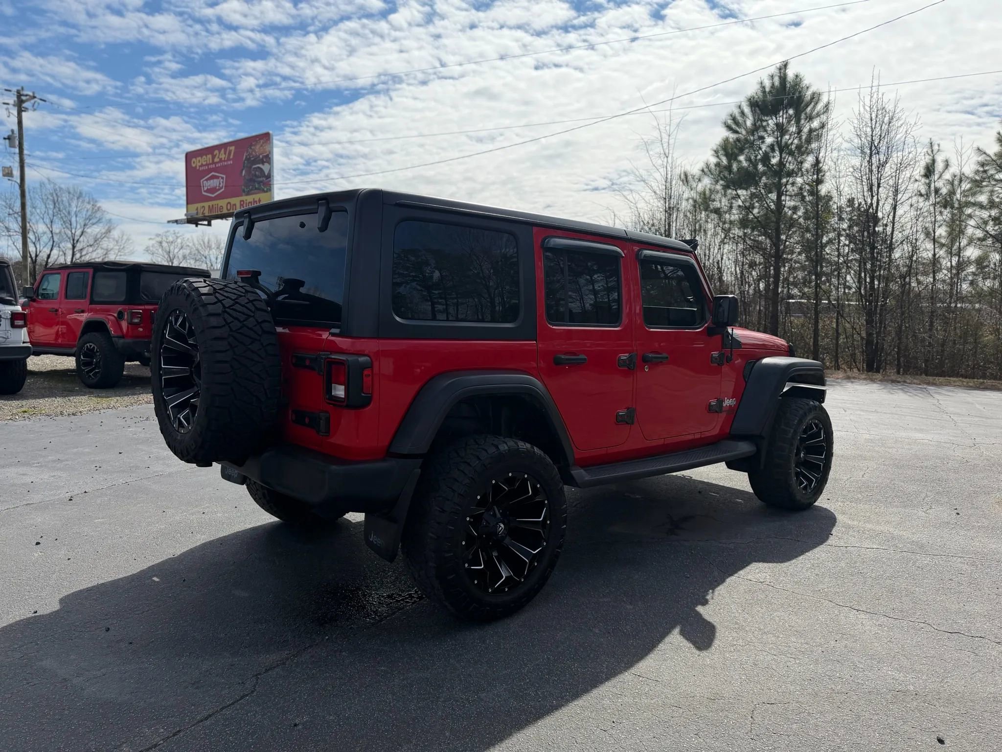 Used 2018 Jeep Wrangler Unlimited Sport S image 10