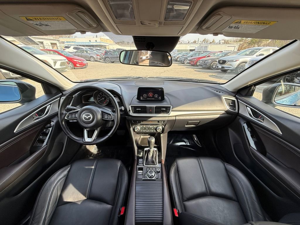Used 2018 MAZDA MAZDA3 Touring image 22