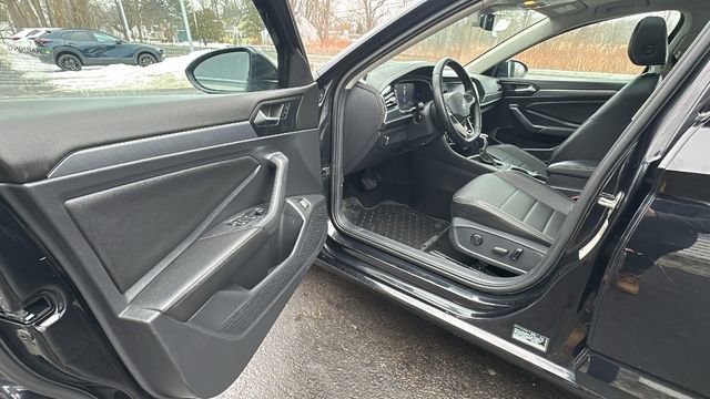 Used 2022 Volkswagen Jetta SE image 30