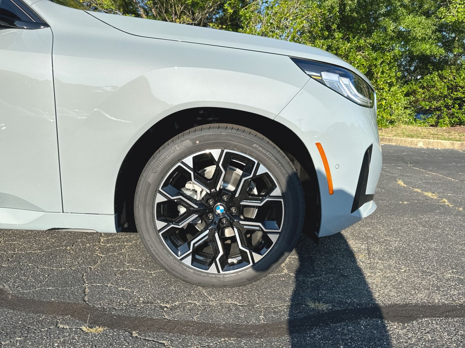 New 2026 BMW X3 xDrive30i w/ M Sport Package AWD/4WD image 2