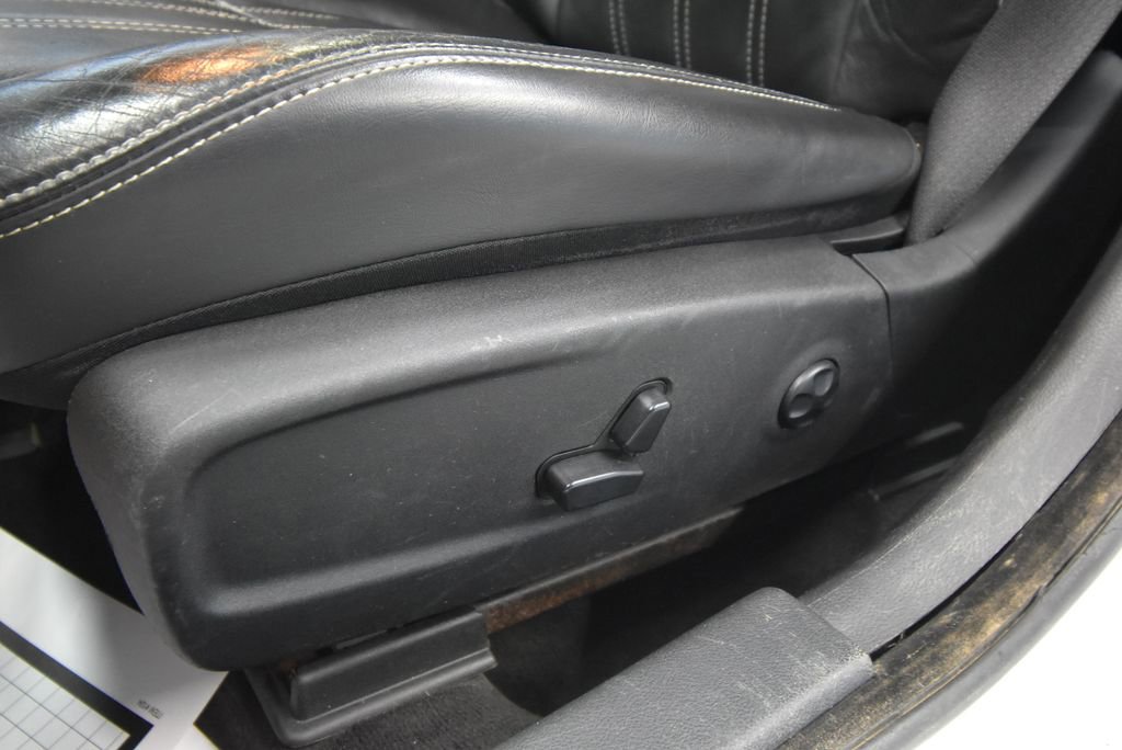 Used 2013 Chrysler 300 S image 6