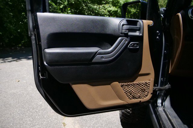 Used 2014 Jeep Wrangler Rubicon w/ Power Convenience Group AWD/4WD image 26