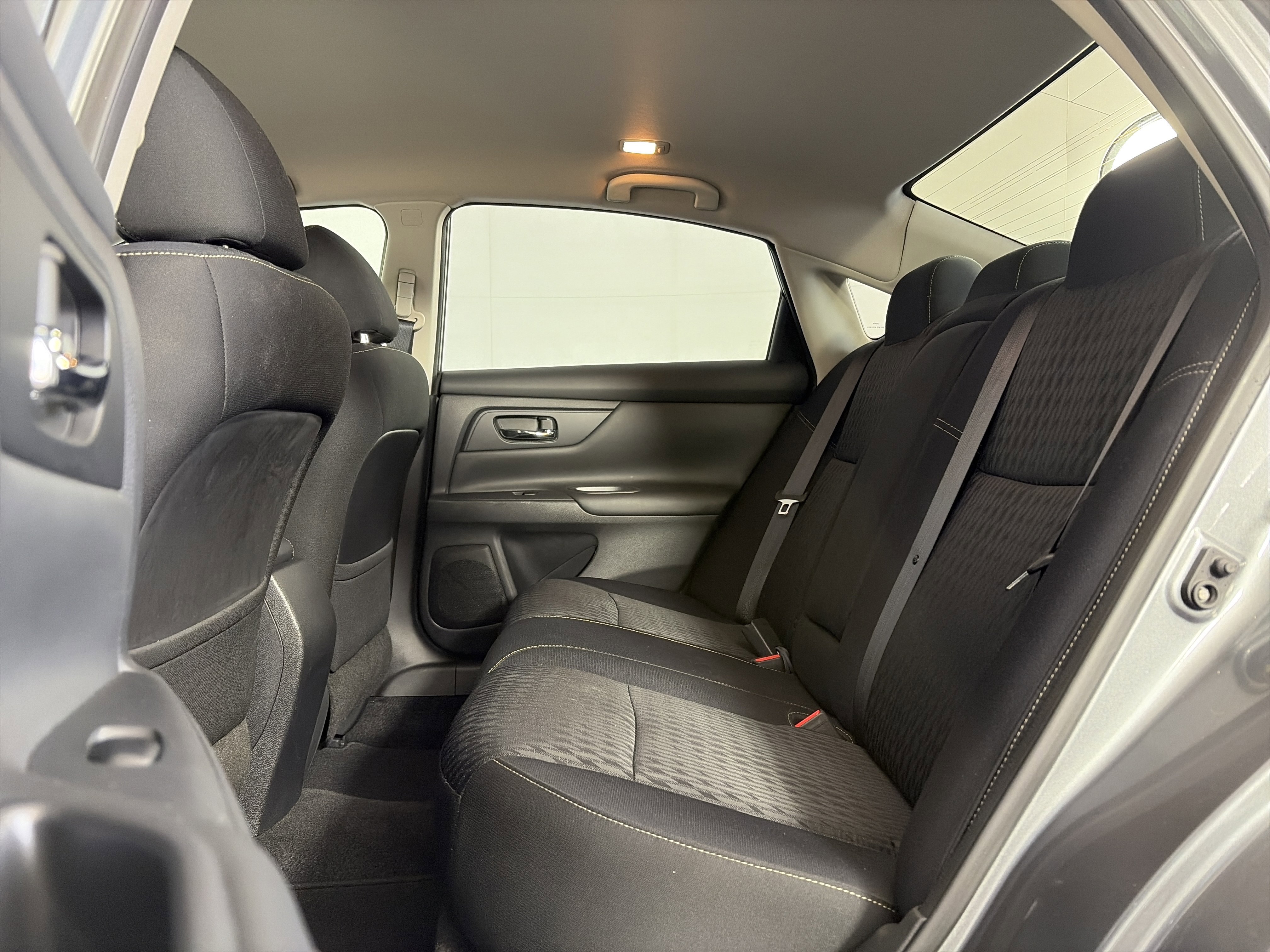 Used 2018 Nissan Altima 2.5 S w/ S Convenience Package image 8