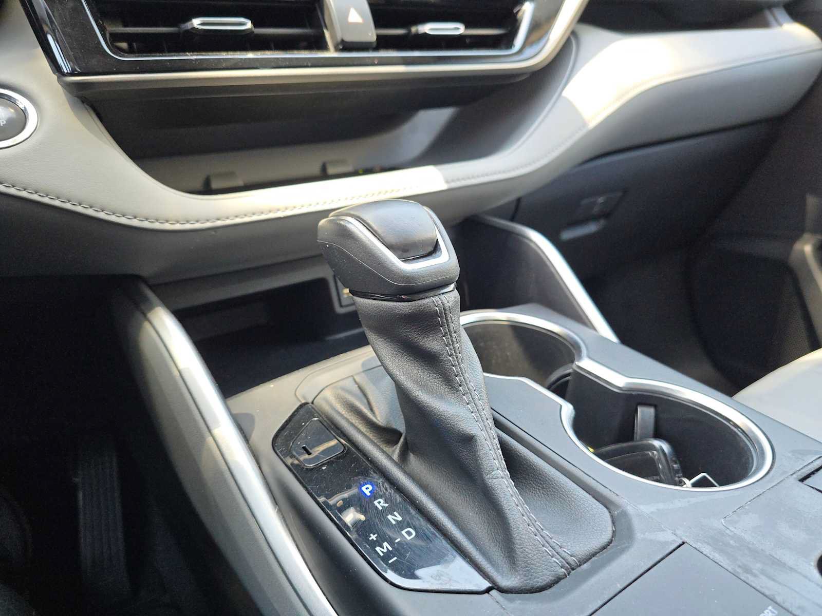 Used 2023 Toyota Highlander XLE FWD image 36