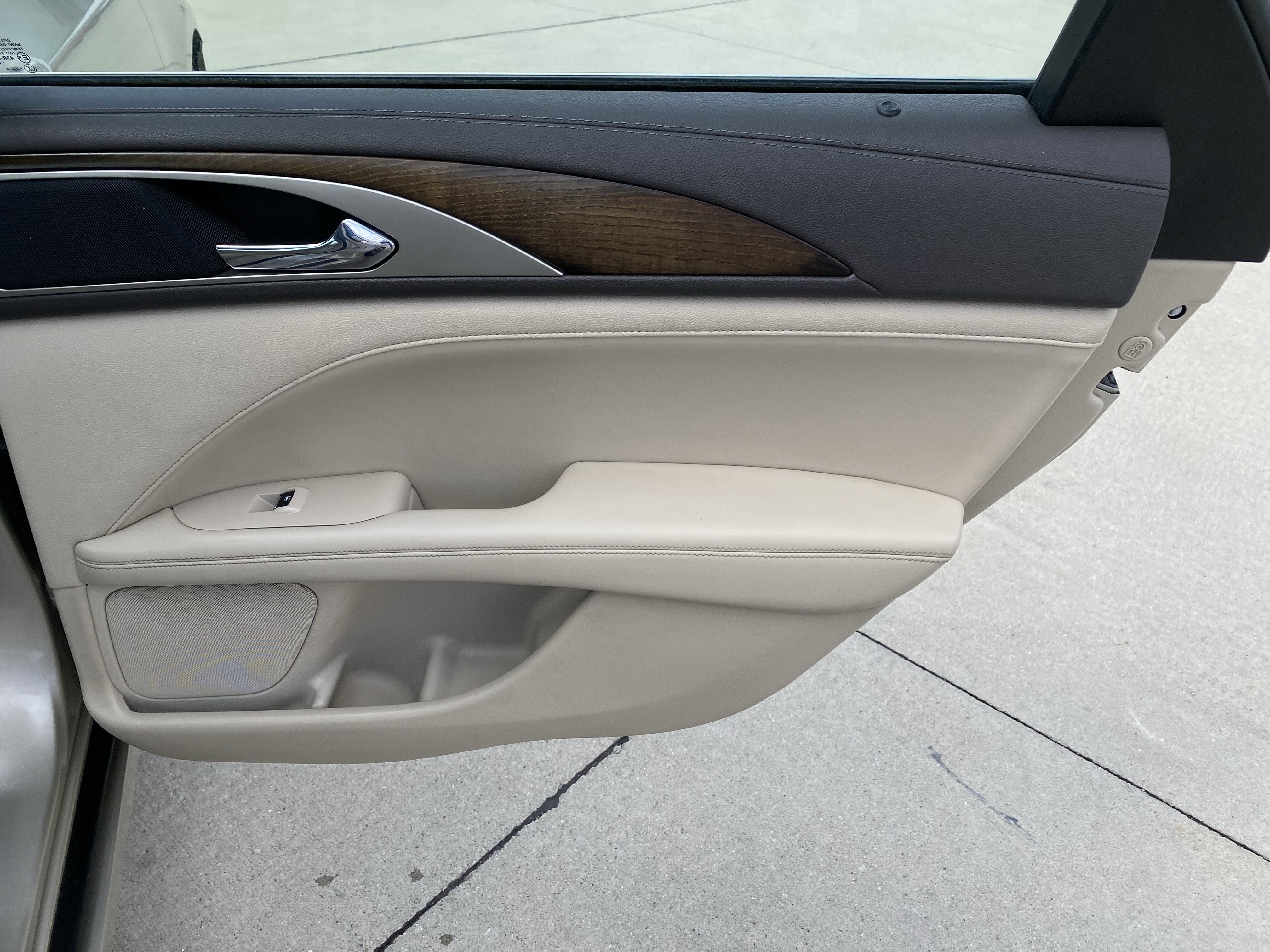Used 2017 Lincoln MKZ Reserve w/ Technology Package image 11