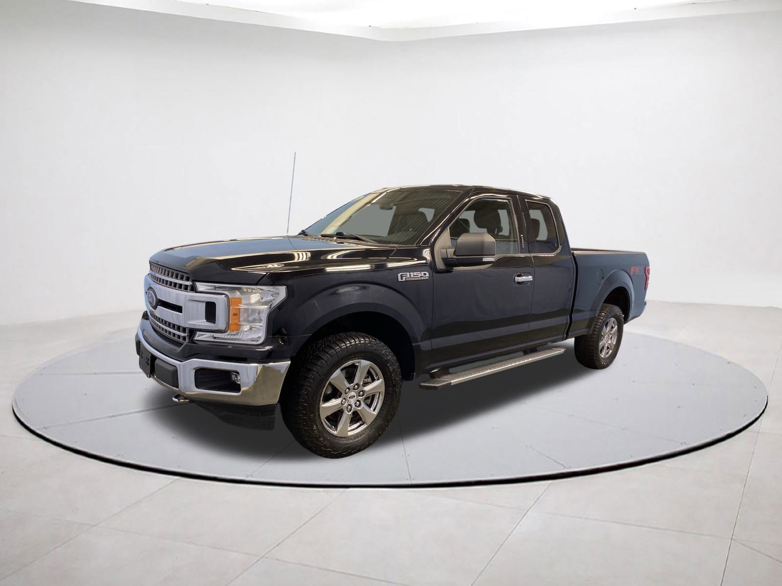Used 2018 Ford F150 XLT w/ Equipment Group 302A Luxury image 3