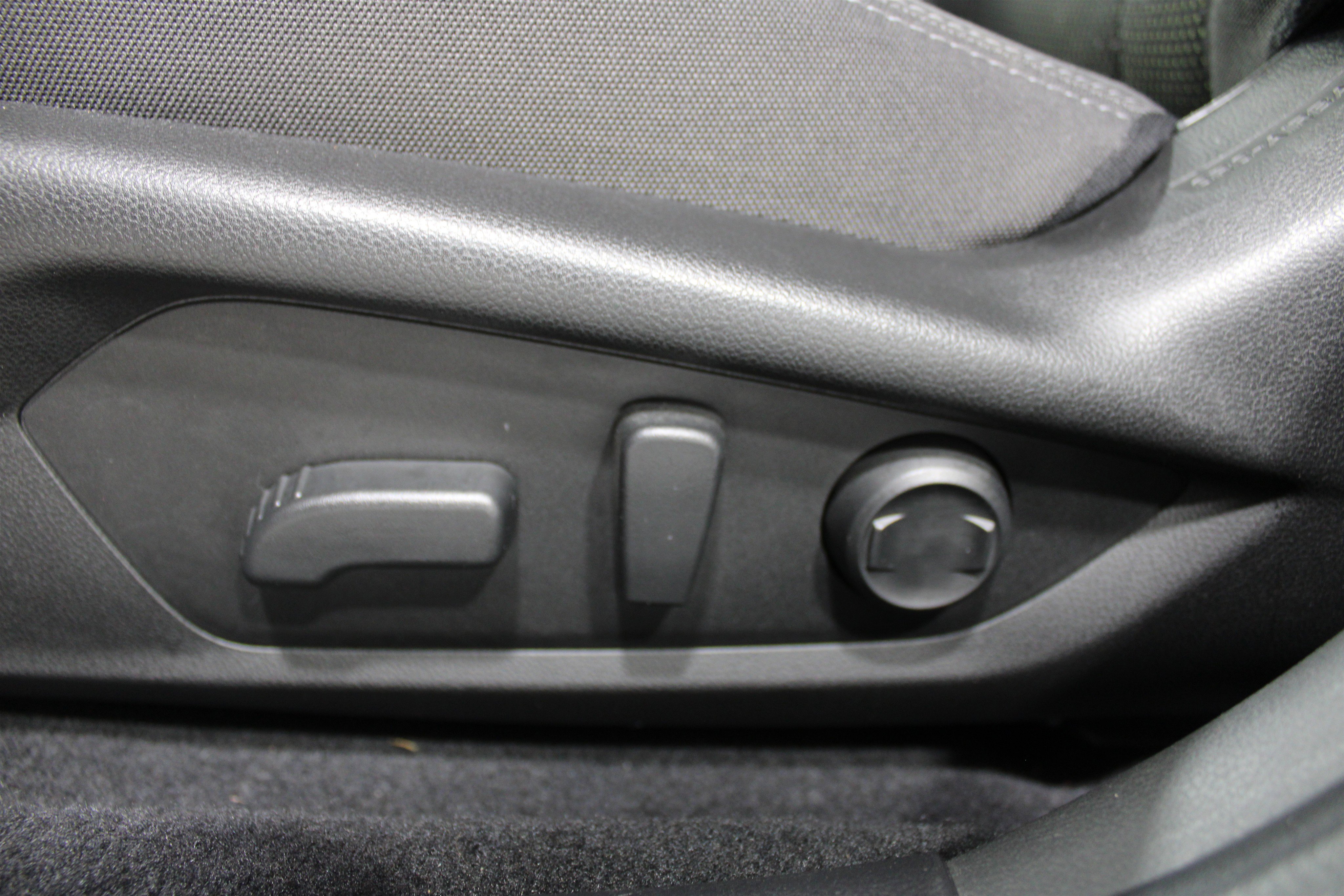 Used 2024 Subaru Crosstrek 2.0i Premium image 4