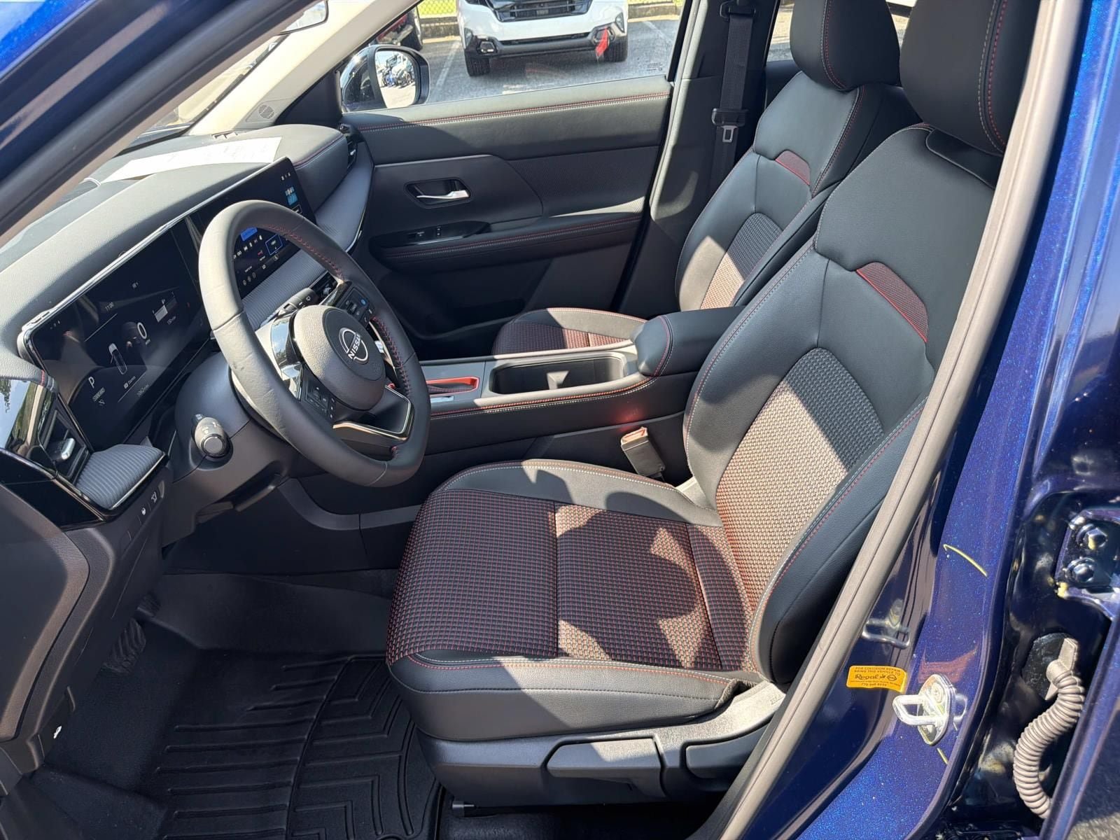 Used 2026 Nissan Kicks SR FWD image 9