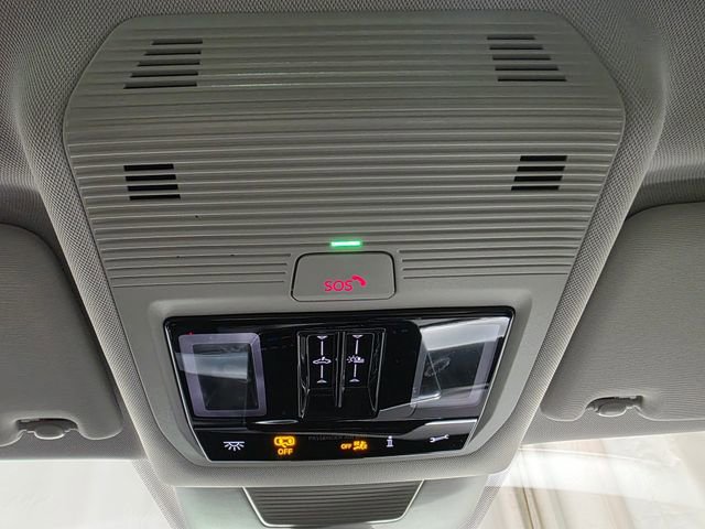 Certified 2025 Volkswagen Tiguan SE image 22