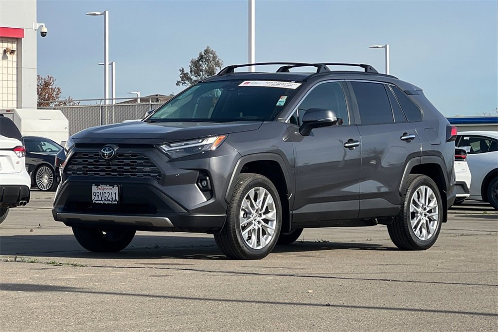 Used 2025 Toyota RAV4 Limited image 10