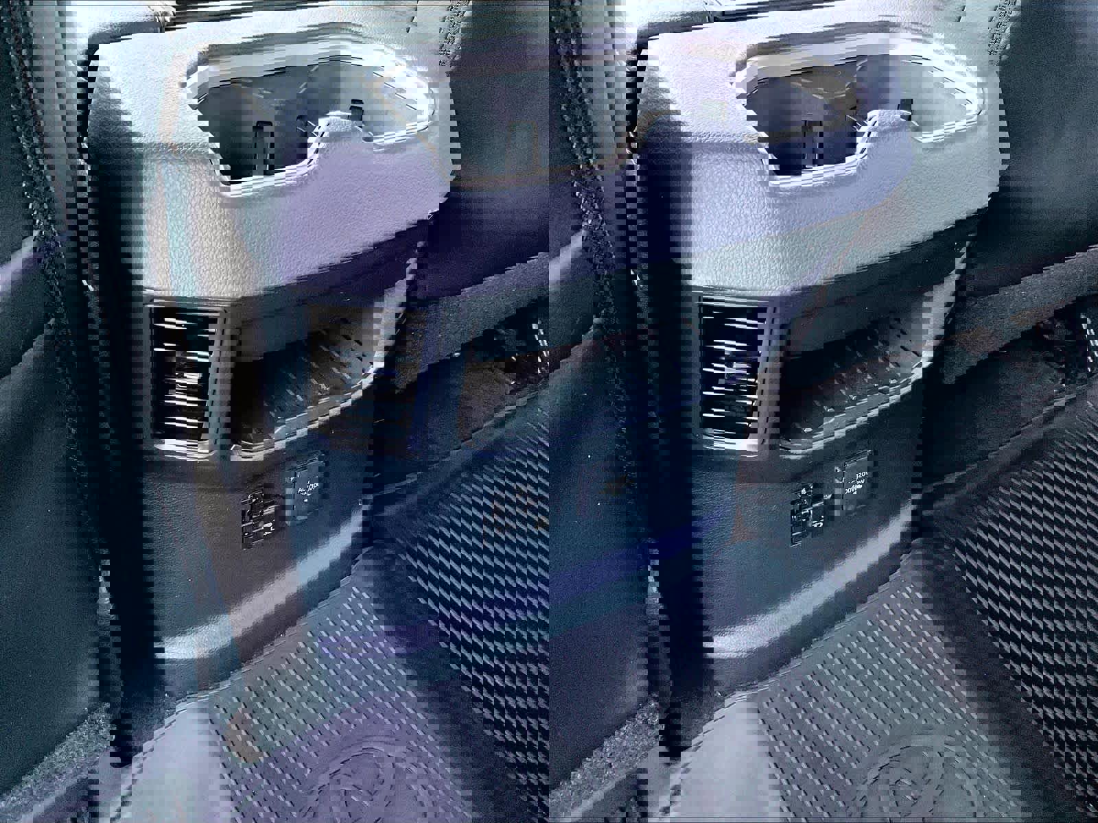 Used 2023 Toyota Tundra Limited image 28