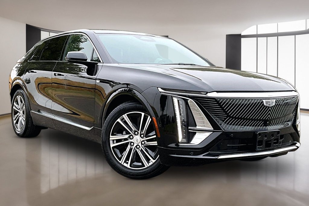 Certified 2024 Cadillac Lyriq Luxury RWD image 11