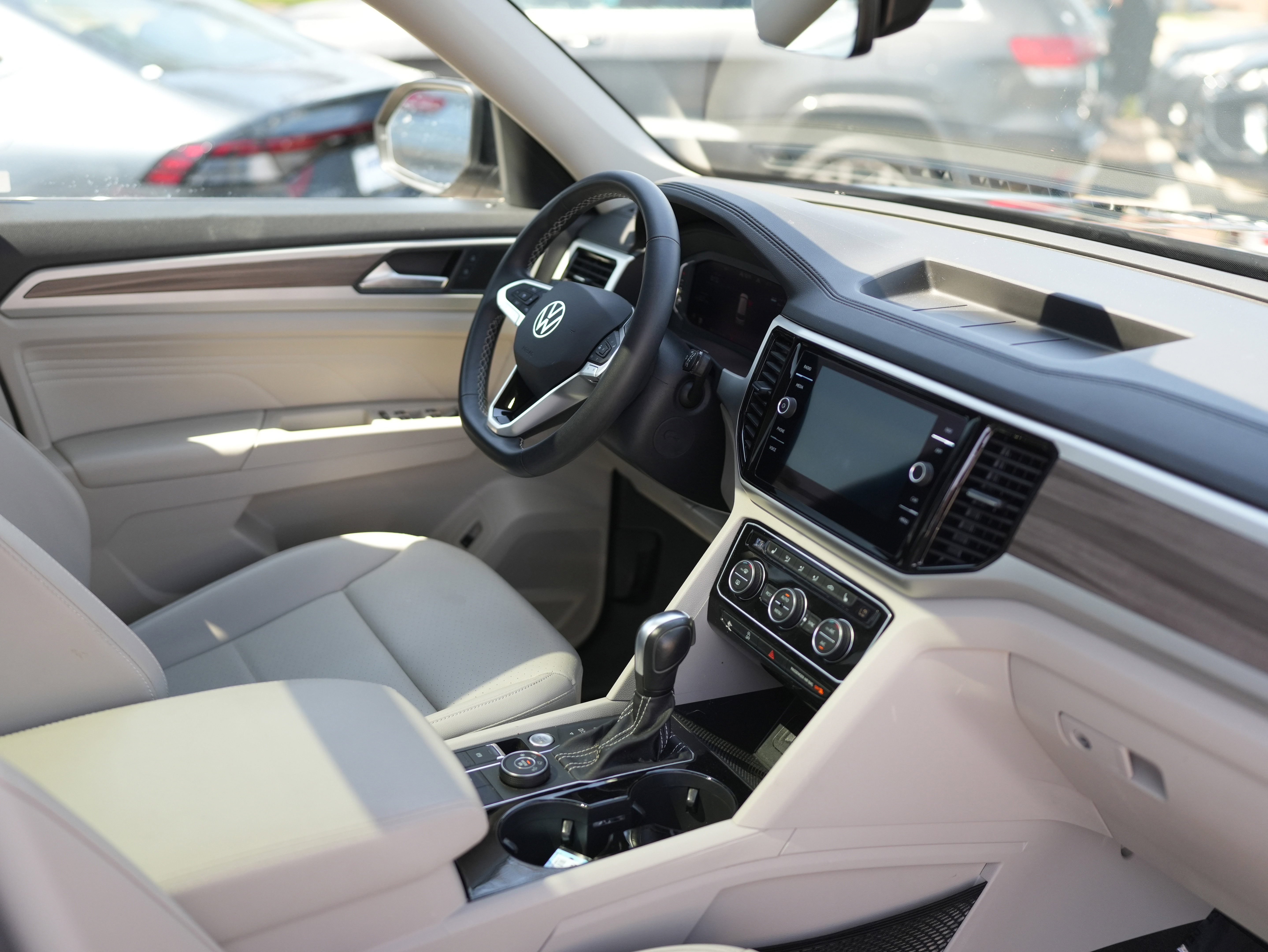 Used 2023 Volkswagen Atlas SEL image 17