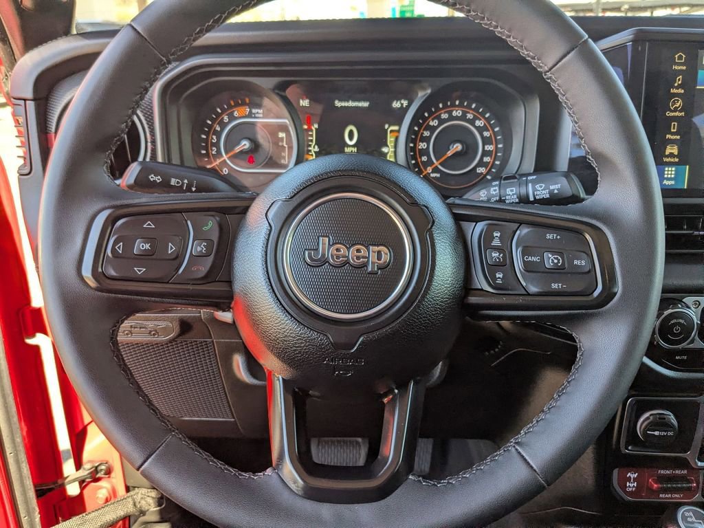 Used 2025 Jeep Wrangler Unlimited Rubicon image 16