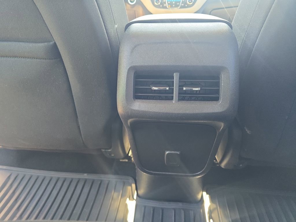 Used 2018 Chevrolet Equinox LT image 27