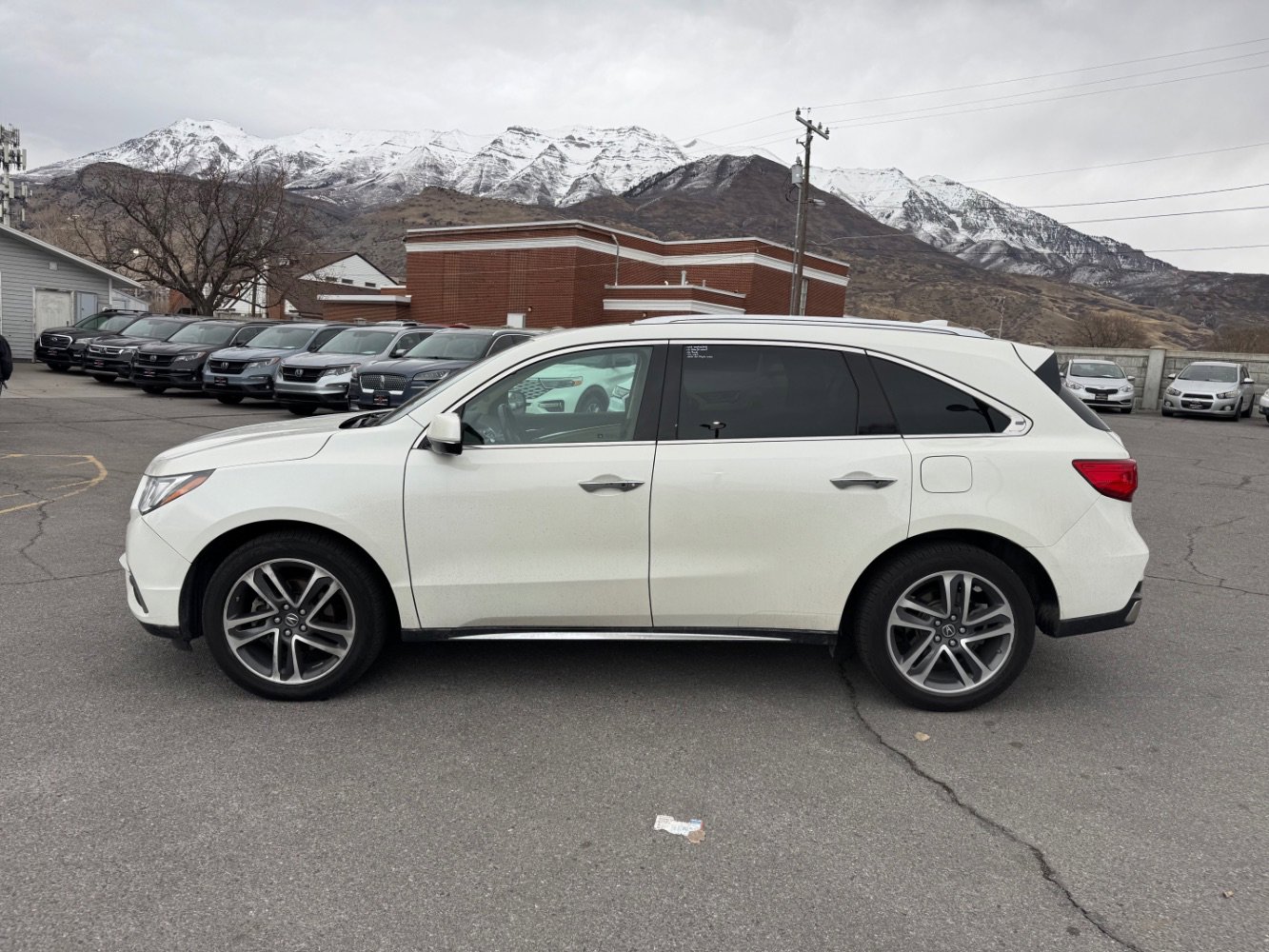 Used 2017 Acura MDX SH-AWD image 2