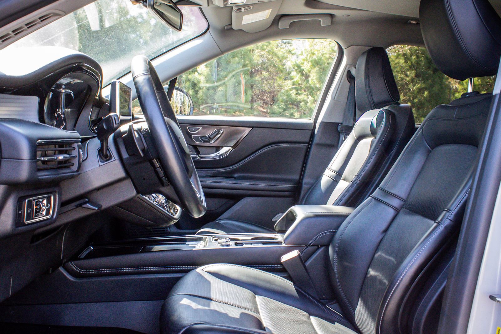 Used 2021 Lincoln Corsair AWD w/ Premium Package image 11