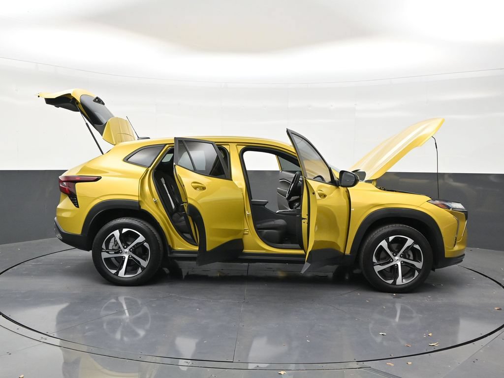 Used 2024 Chevrolet Trax RS FWD image 29