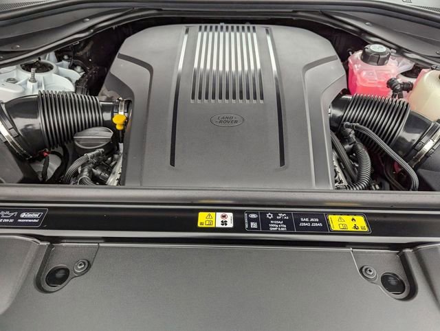 New 2025 Land Rover Range Rover SE image 20