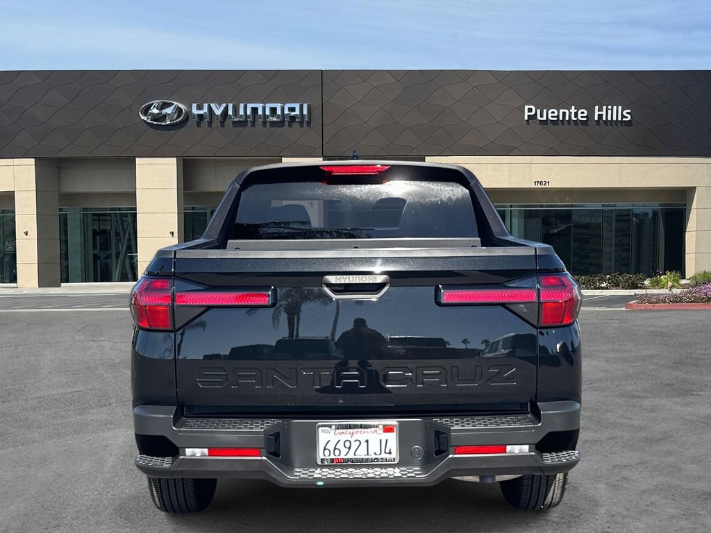 Certified 2025 Hyundai Santa Cruz SE image 5