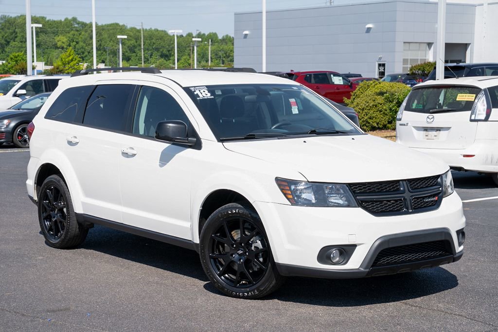 Used 2018 Dodge Journey SXT w/ Blacktop Package FWD image 1
