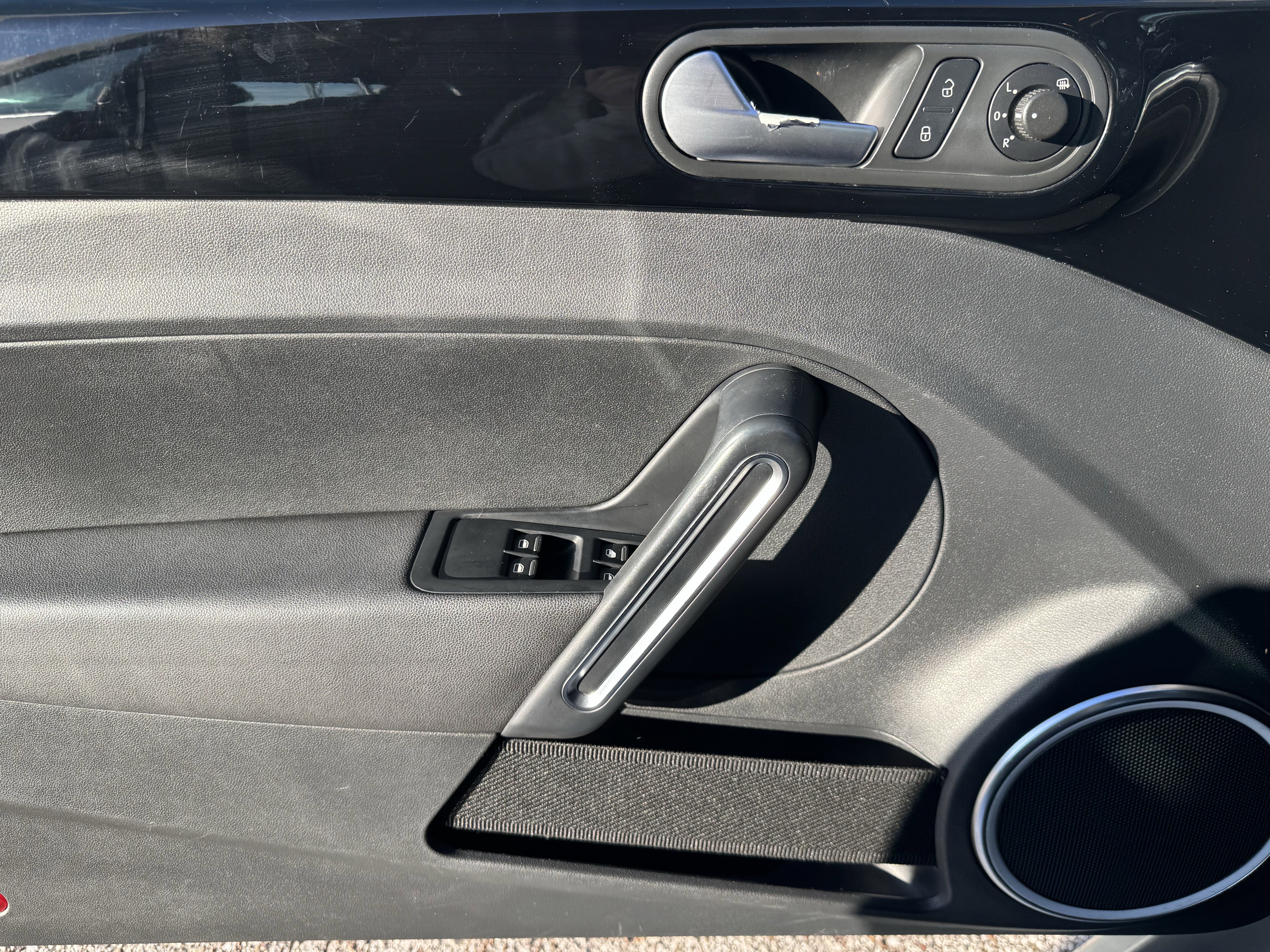 Used 2013 Volkswagen Beetle 2.0T image 14