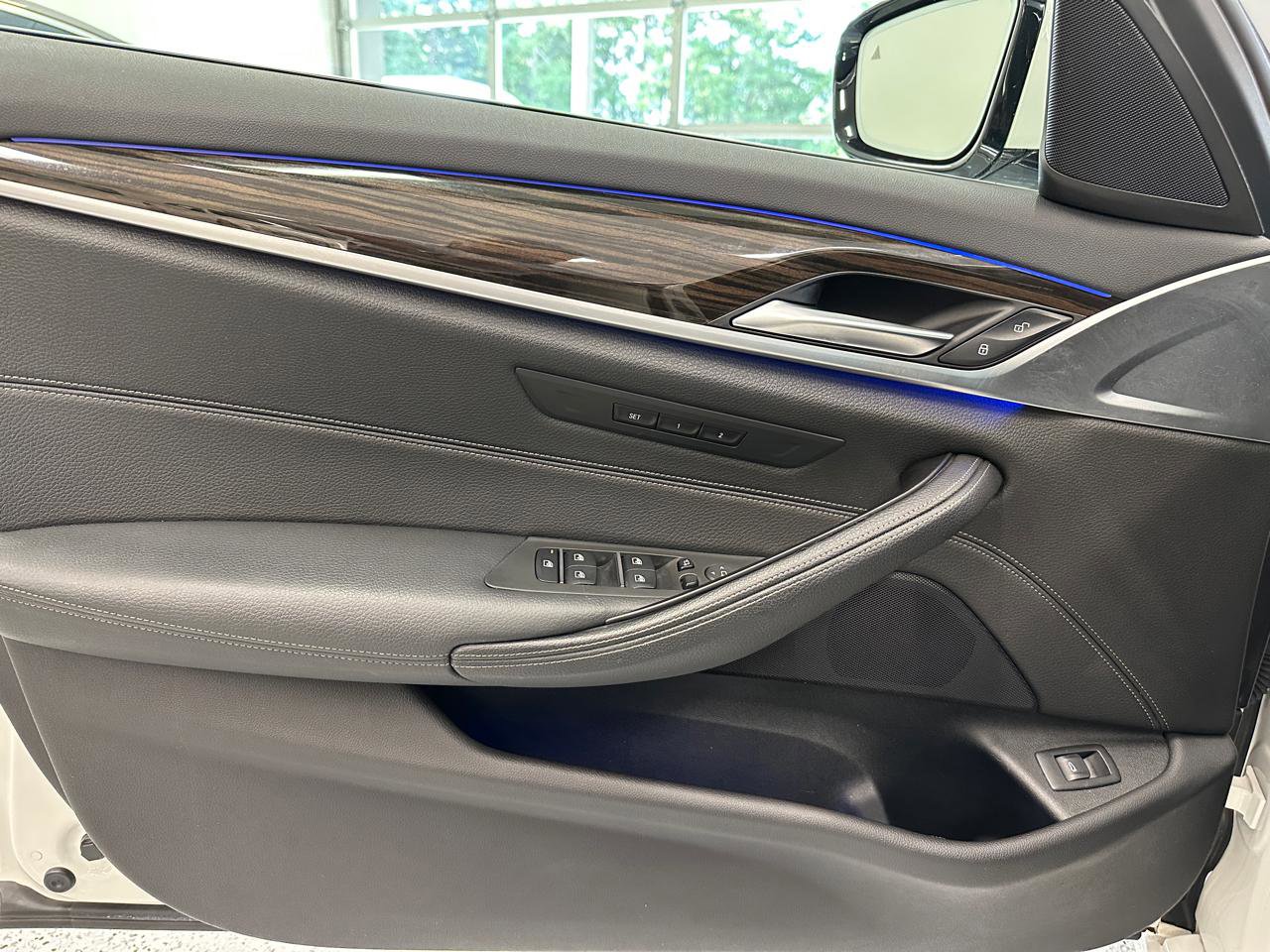 Used 2019 BMW 530i w/ Convenience Package RWD image 14