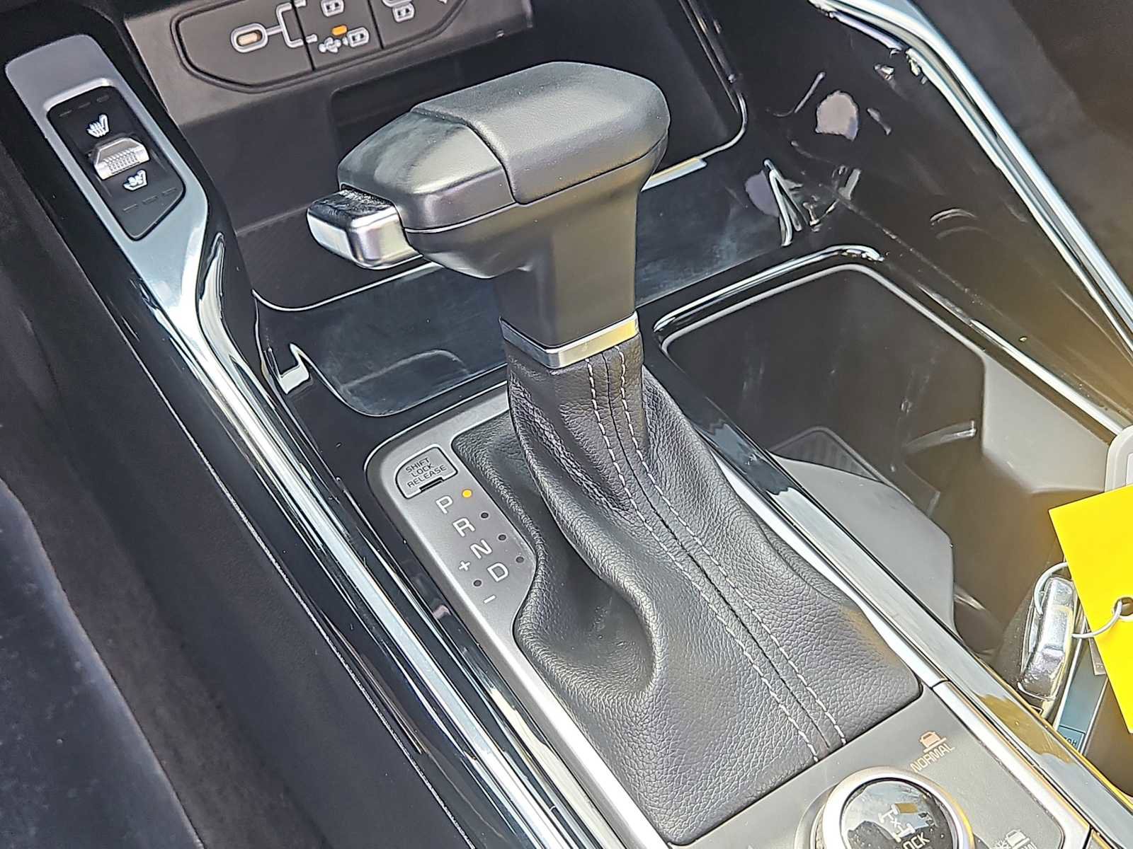 Used 2024 Kia Sorento SX Prestige w/ Sage Leather Package image 31