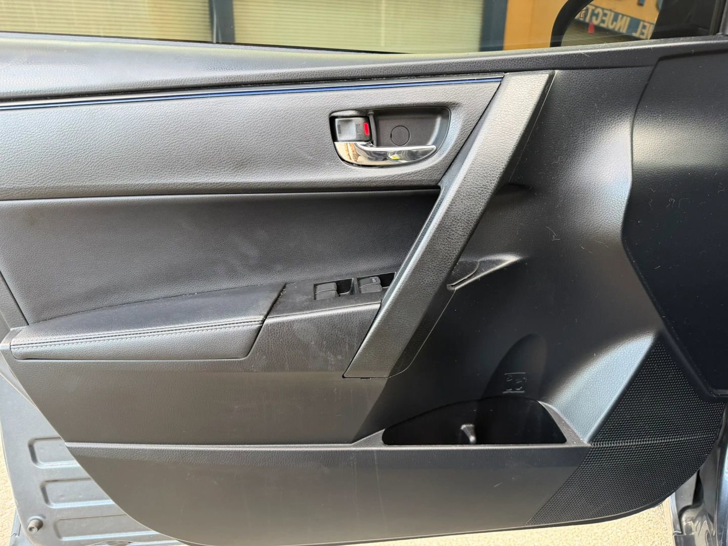 Used 2019 Toyota Corolla SE FWD image 9