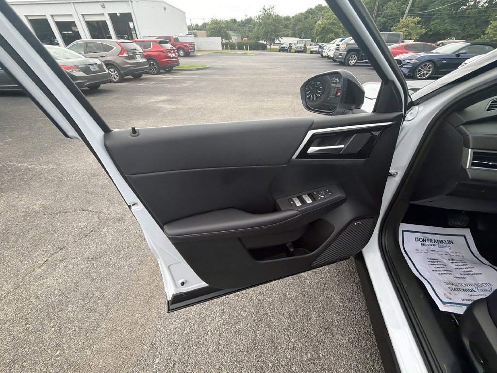 New 2026 Mitsubishi Outlander LE FWD image 13
