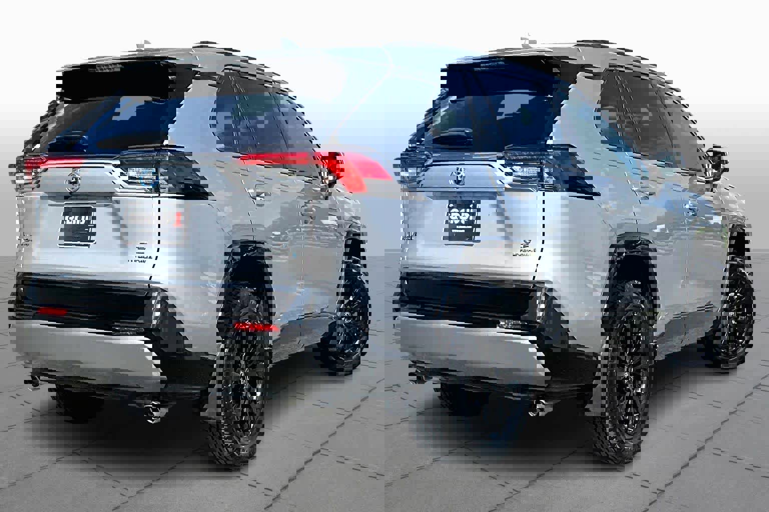 Used 2024 Toyota RAV4 SE w/ Convenience Package image 13