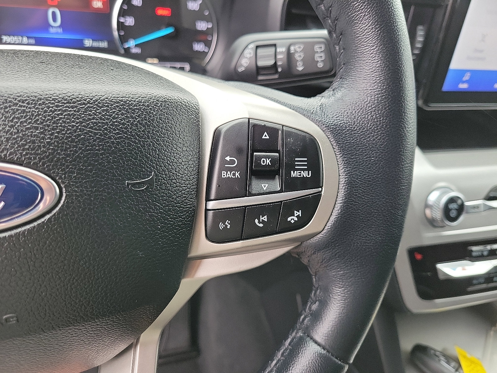 Used 2022 Ford Explorer XLT image 7