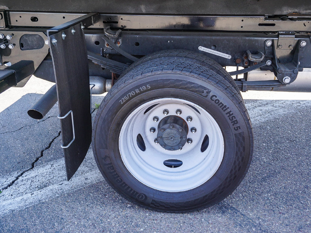 New 2024 Ford F450 XL w/ XL Chrome Package RWD image 8