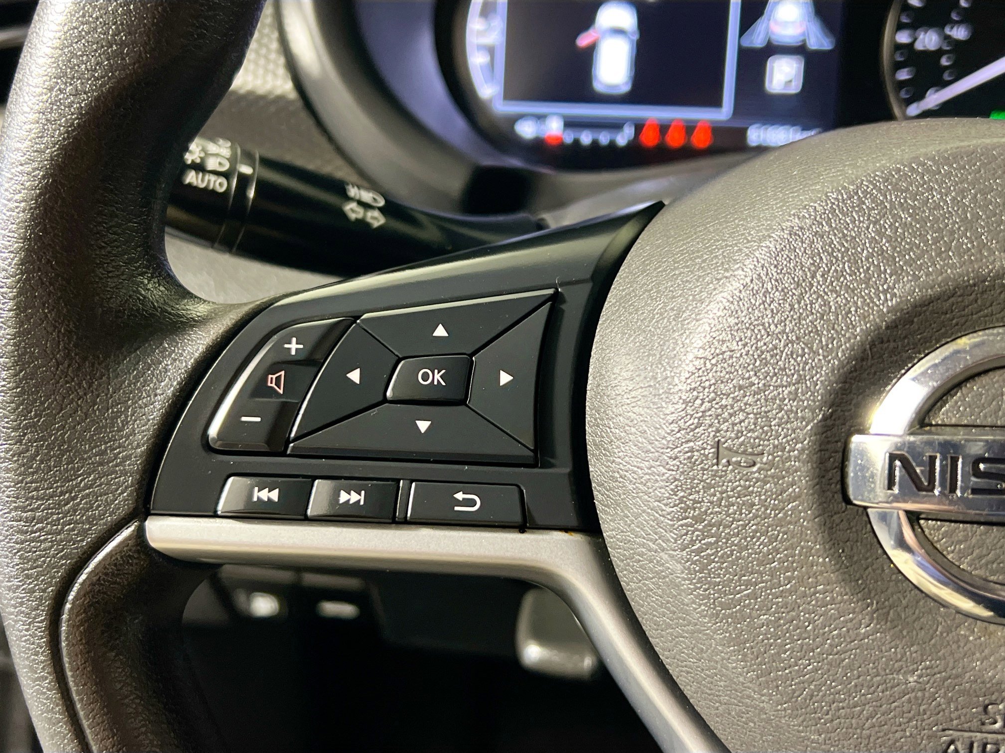 Used 2021 Nissan Kicks SV image 17