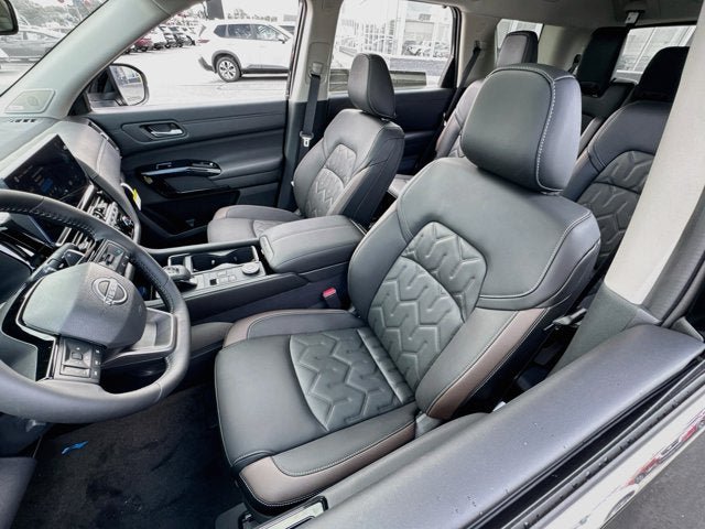 New 2026 Nissan Pathfinder Platinum AWD/4WD image 11