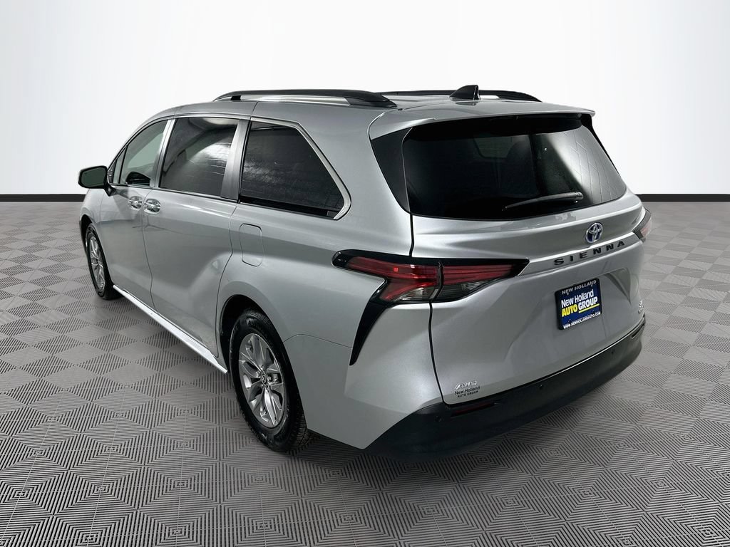 Certified 2022 Toyota Sienna XLE w/ XLE Plus Package AWD/4WD image 5