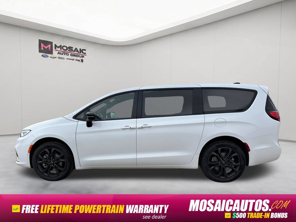 New 2026 Chrysler Pacifica Select AWD/4WD image 5