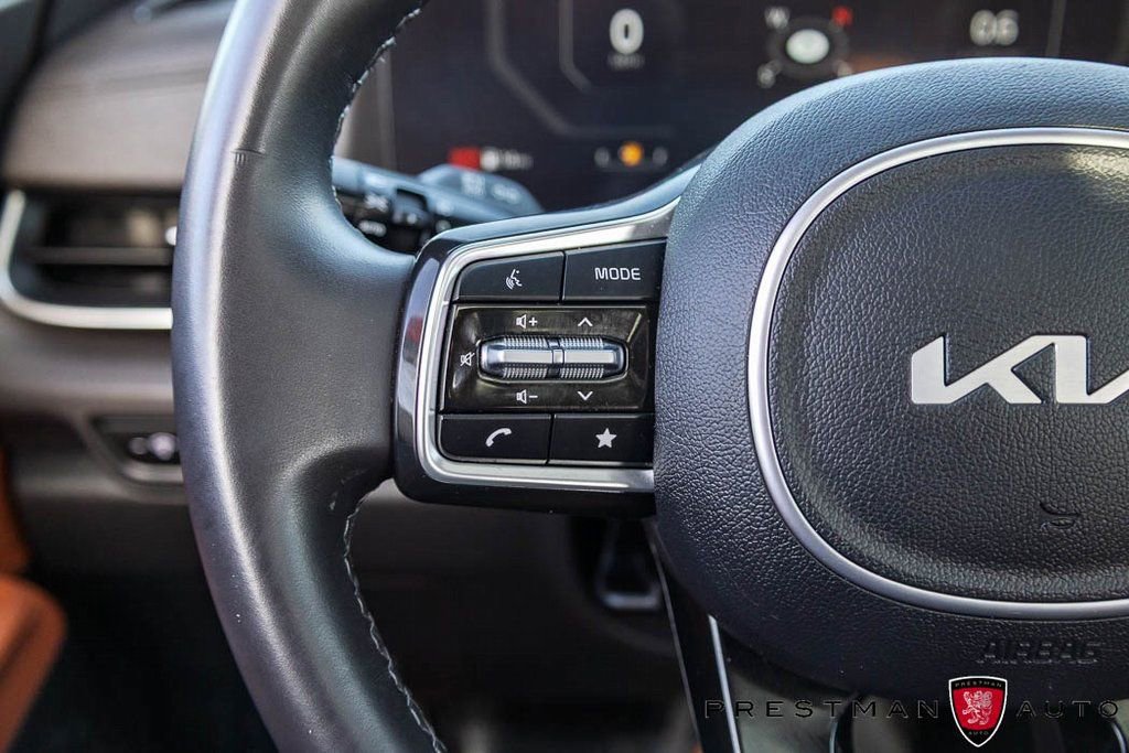 Used 2025 Kia Carnival SX image 20